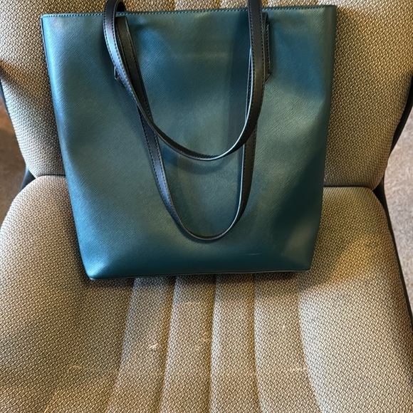 Kate Spade Large Tote with zipper - Picture 2 of 6